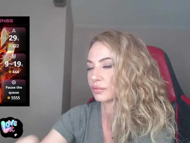 Bella – webcam model profile photo Image 3