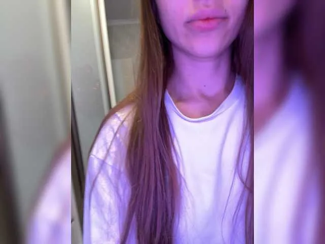 Nova-Lee – webcam model profile photo Image 10