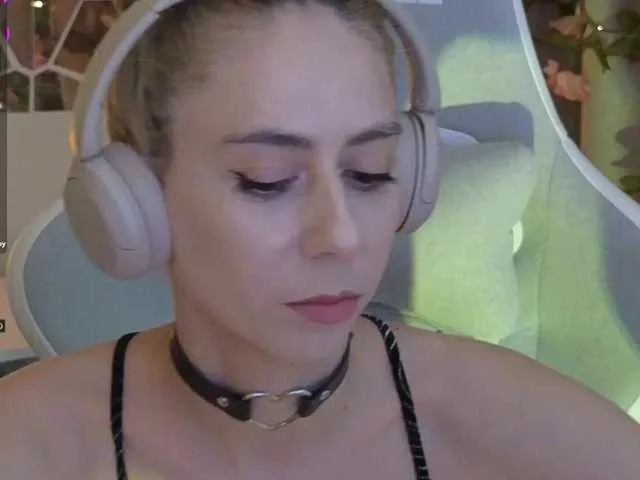 oh_nina – webcam model profile photo Image 11
