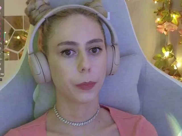 oh_nina – webcam model profile photo Image 6