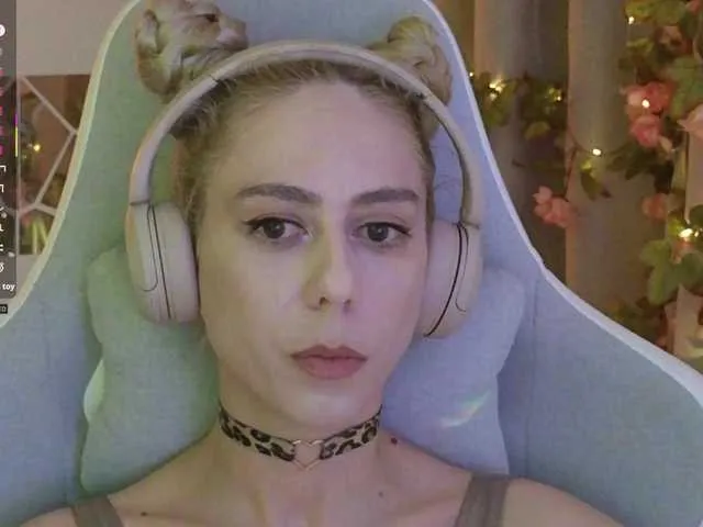 oh_nina – webcam model profile photo Image 7