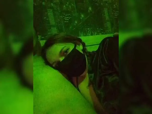 AdrianaAndrade – webcam model profile photo Image 2