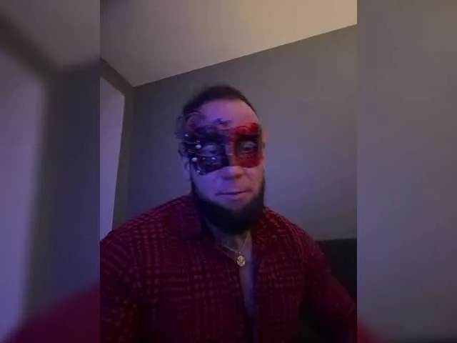 July – webcam model profile photo Image 4