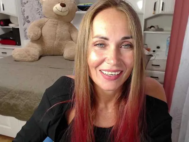 YasmienAtos – webcam model profile photo Image 18