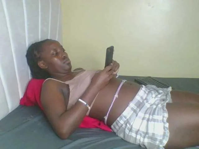 LallyRose – webcam model profile photo Image 3