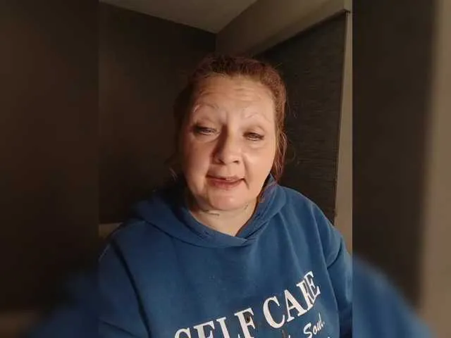 MiraKova – webcam model profile photo Image 16