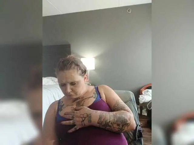 MiraKova – webcam model profile photo Image 19