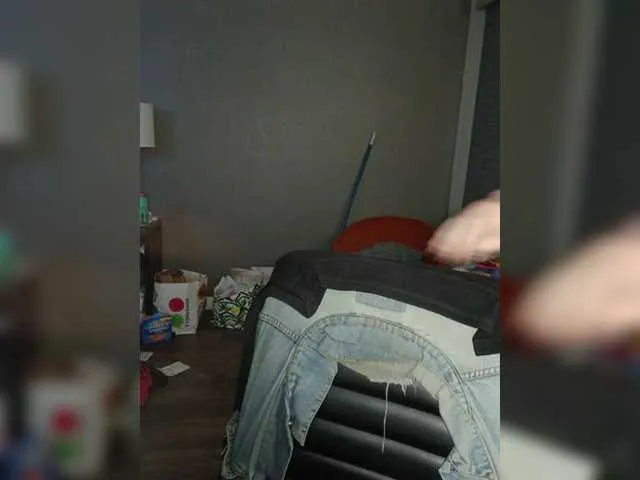 MiraKova – webcam model profile photo Image 5