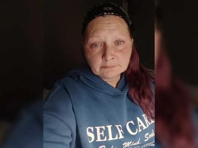 MiraKova – webcam model profile photo Image 8