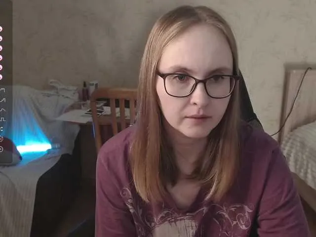 MiraKova – webcam model profile photo Image 18