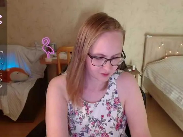 MiraKova – webcam model profile photo Image 5