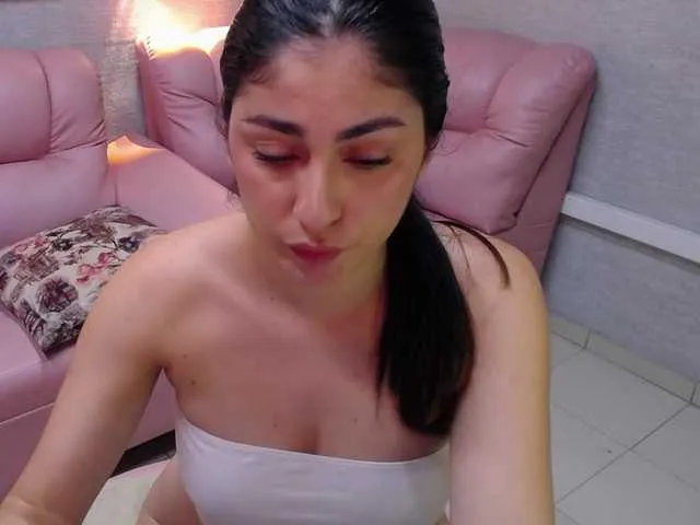 NatashaCeratti – webcam model profile photo Image 12