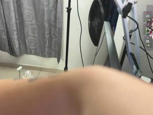 AveryRhodes – webcam model profile photo Image 16