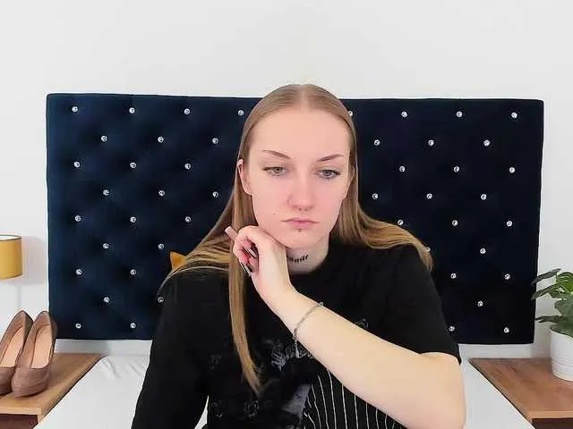 AlexaKisses Image 2