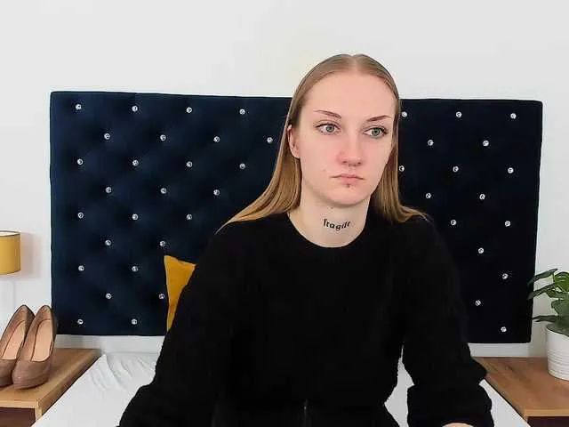 AlexaKisses Image 3