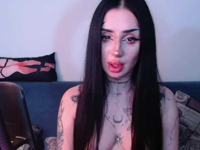 ErzabelLew – webcam model profile photo Image 17