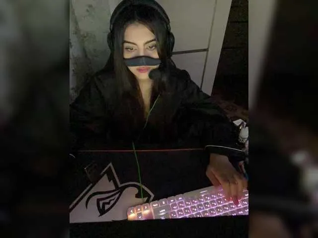 NatashaCeratti – webcam model profile photo Image 14