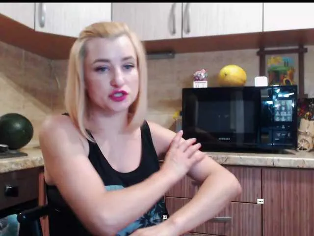 Evie – webcam model profile photo Image 5