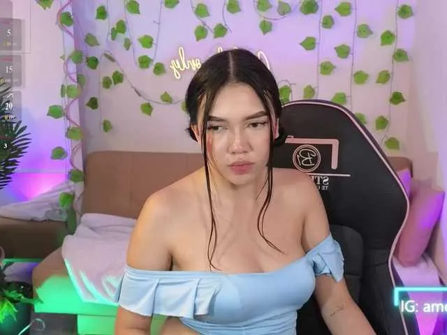 MiraKova – webcam model profile photo Image 3