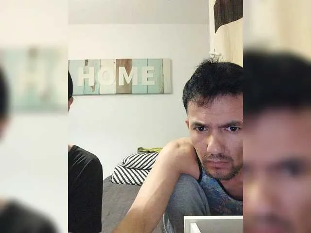 grouptr – webcam model profile photo Image 12