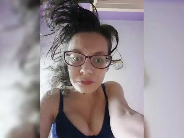Kenzie – webcam model profile photo Image 19
