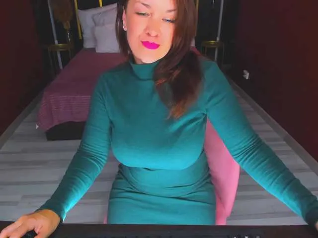 MiraKova – webcam model profile photo Image 19