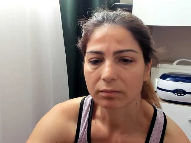 MiraKova – webcam model profile photo Image 10