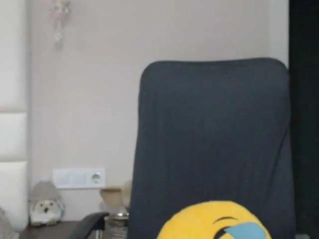 CurvyJules69 – webcam model profile photo Image 9