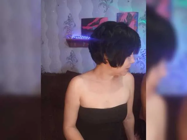 mc-Olivia – webcam model profile photo Image 16