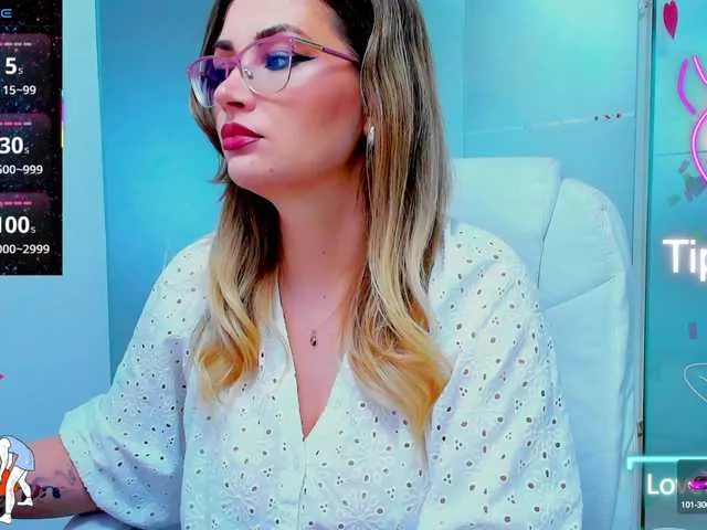 MiraKova – webcam model profile photo Image 10