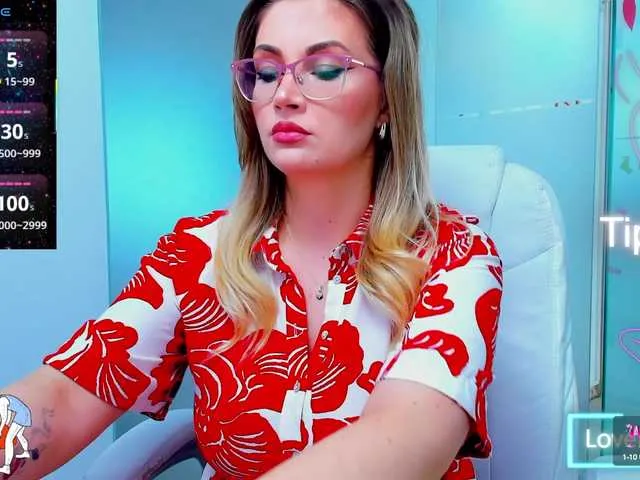 MiraKova – webcam model profile photo Image 6