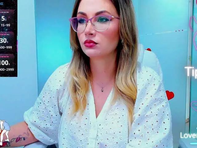 MiraKova – webcam model profile photo Image 7