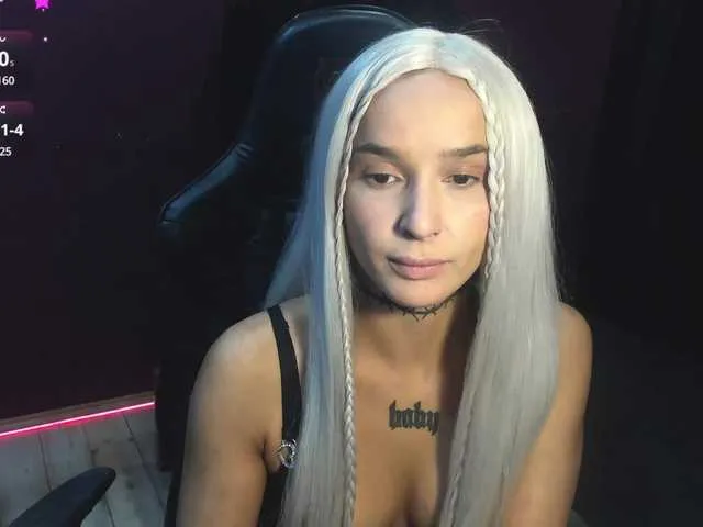 CarmelaAnthony – webcam model profile photo Image 10