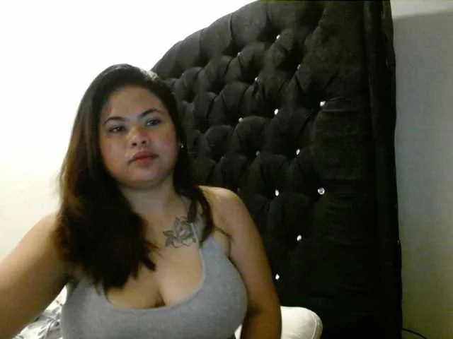 NatashaCeratti – webcam model profile photo Image 2