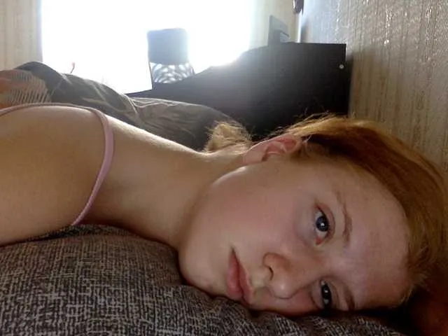 EliDupont – webcam model profile photo Image 3