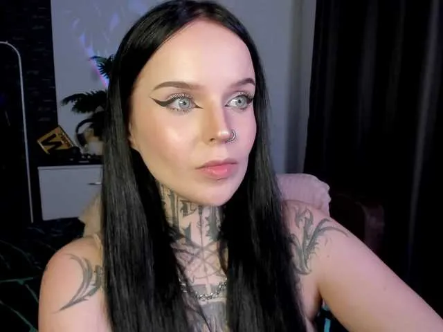 MiaPersy – webcam model profile photo Image 6