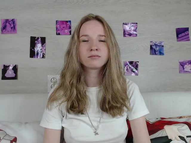 Isabella – webcam model profile photo Image 2