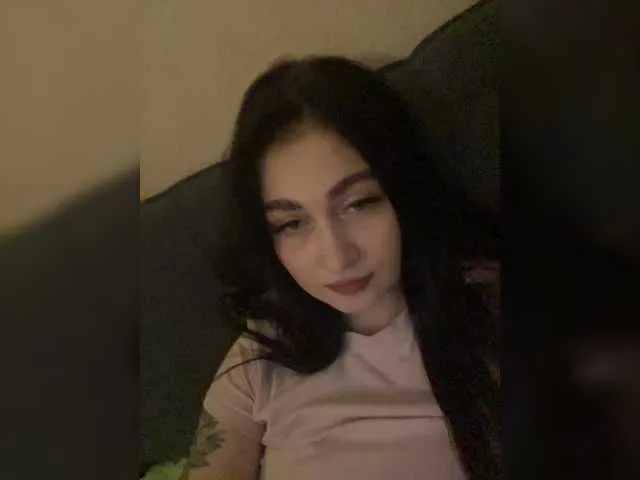 AishaHart – webcam model profile photo Image 5