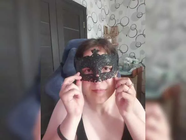BatGirl-2 Image 3