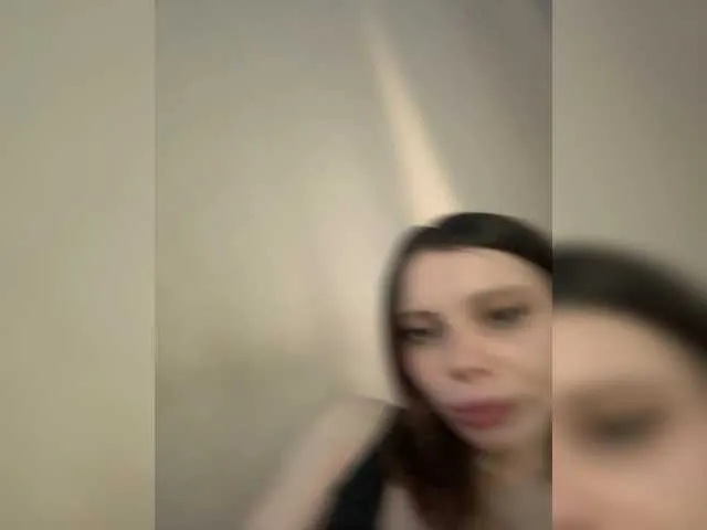 goldenalinee – webcam model profile photo Image 10