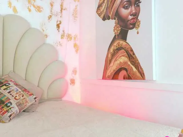 MiraKova – webcam model profile photo Image 10