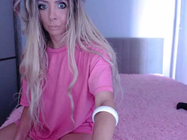 GP-Lithium-AA – webcam model profile photo Image 13
