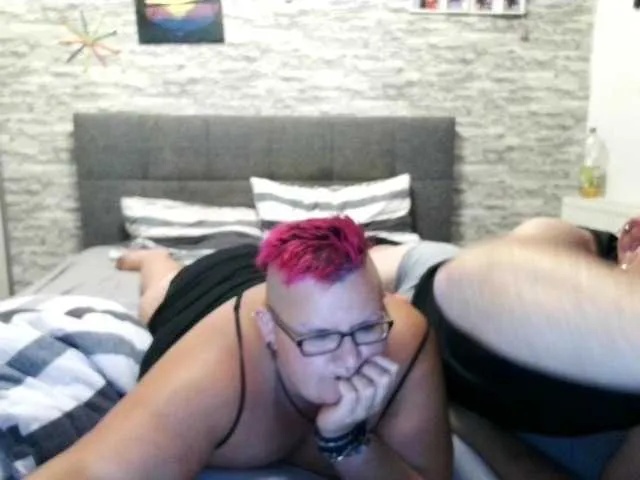 HillaryDiez – webcam model profile photo Image 2