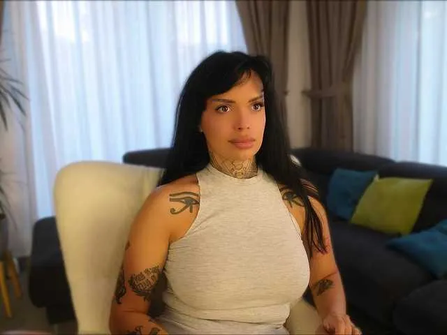 EsmeBrowm – webcam model profile photo Image 3