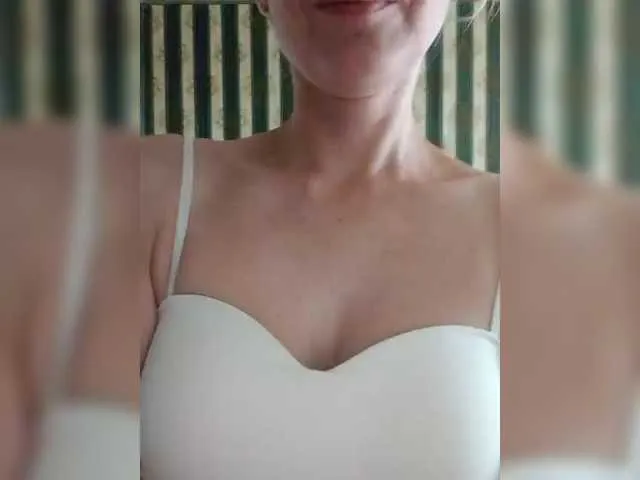 SophiaRebel – webcam model profile photo Image 7