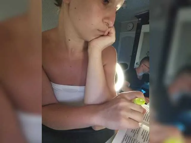 KateGale – webcam model profile photo Image 14