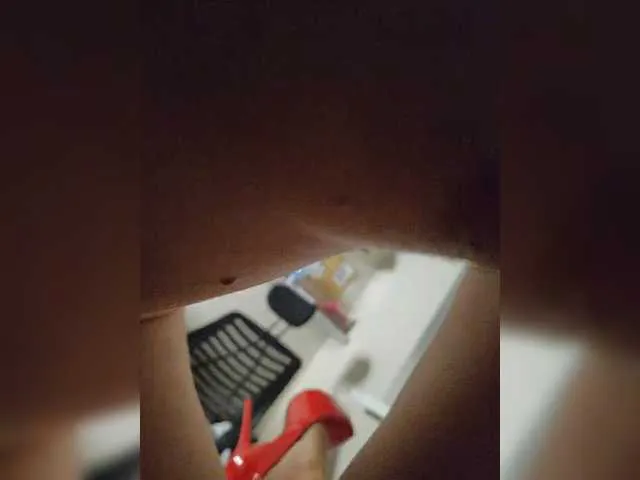 KateGale – webcam model profile photo Image 17