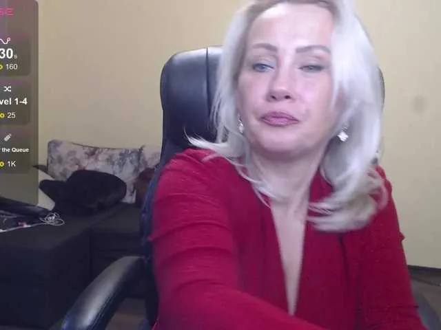 MiraKova – webcam model profile photo Image 4