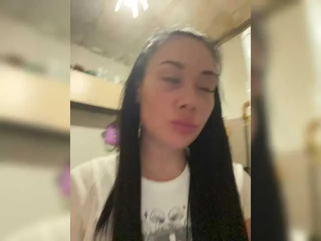 Dasha – webcam model profile photo Image 3