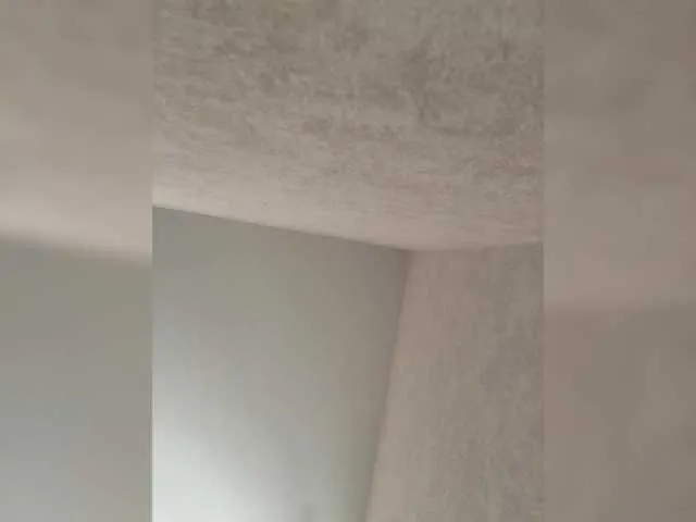 MiraKova – webcam model profile photo Image 3